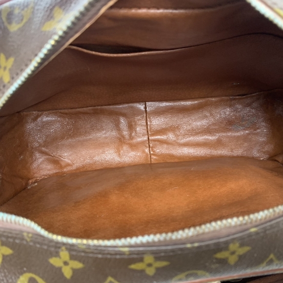 Louis Vuitton Eclair Zipper Nile Shoulder Handbag - Picture 9 of 15